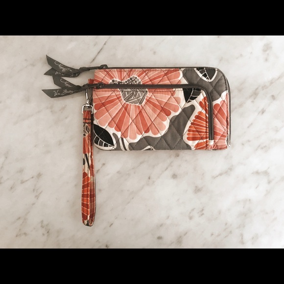 Vera Bradley Wristlet In Cheery Blossom - Picture 2 of 5